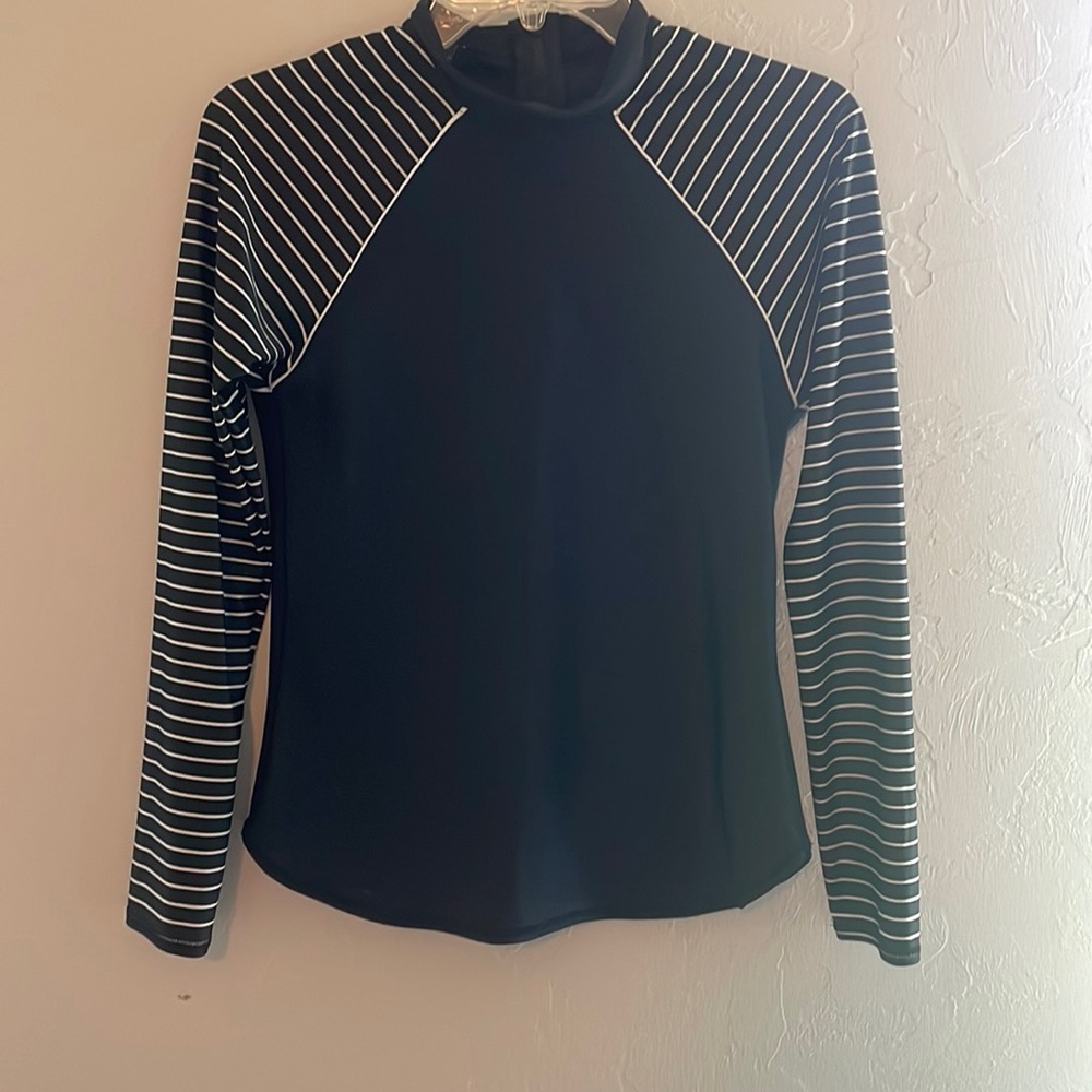 All in motion black rash guard